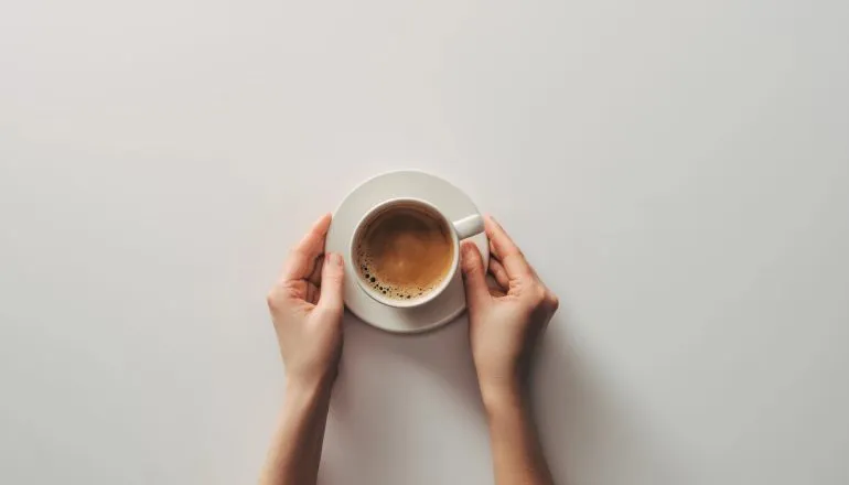 Imagem mostra uma xícara de café.