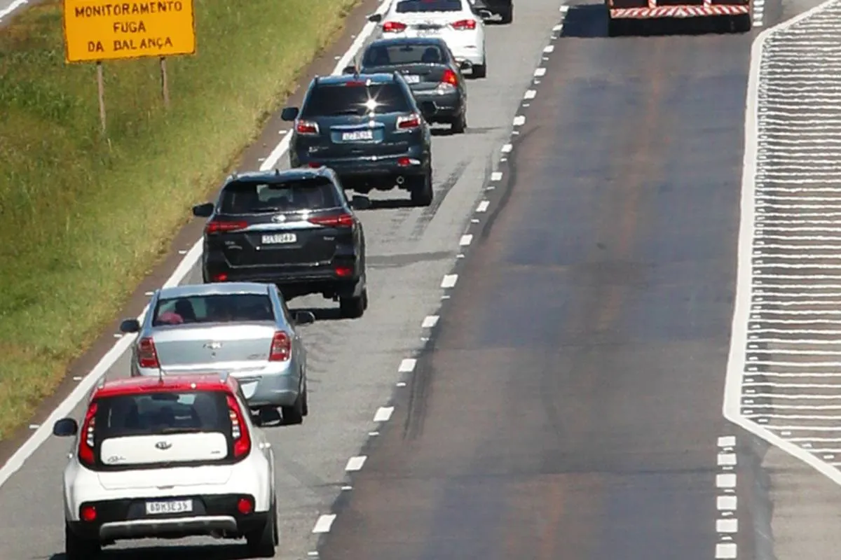 Imagem mostra um trecho da BR-277