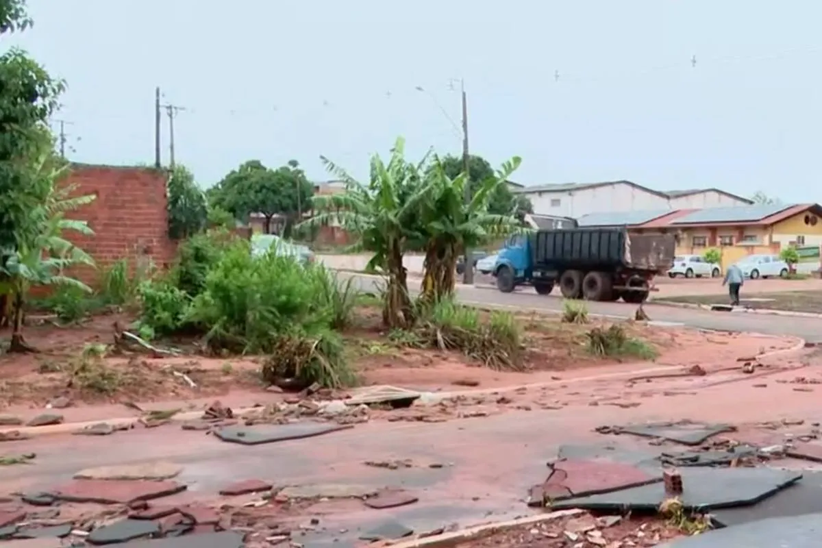 Imagem mostra o estrago causado pelo temporal em Altônia, no Paraná.