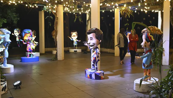 Caravana do Silvinho: Curitiba recebe exposição em homenagem a Silvio Santos