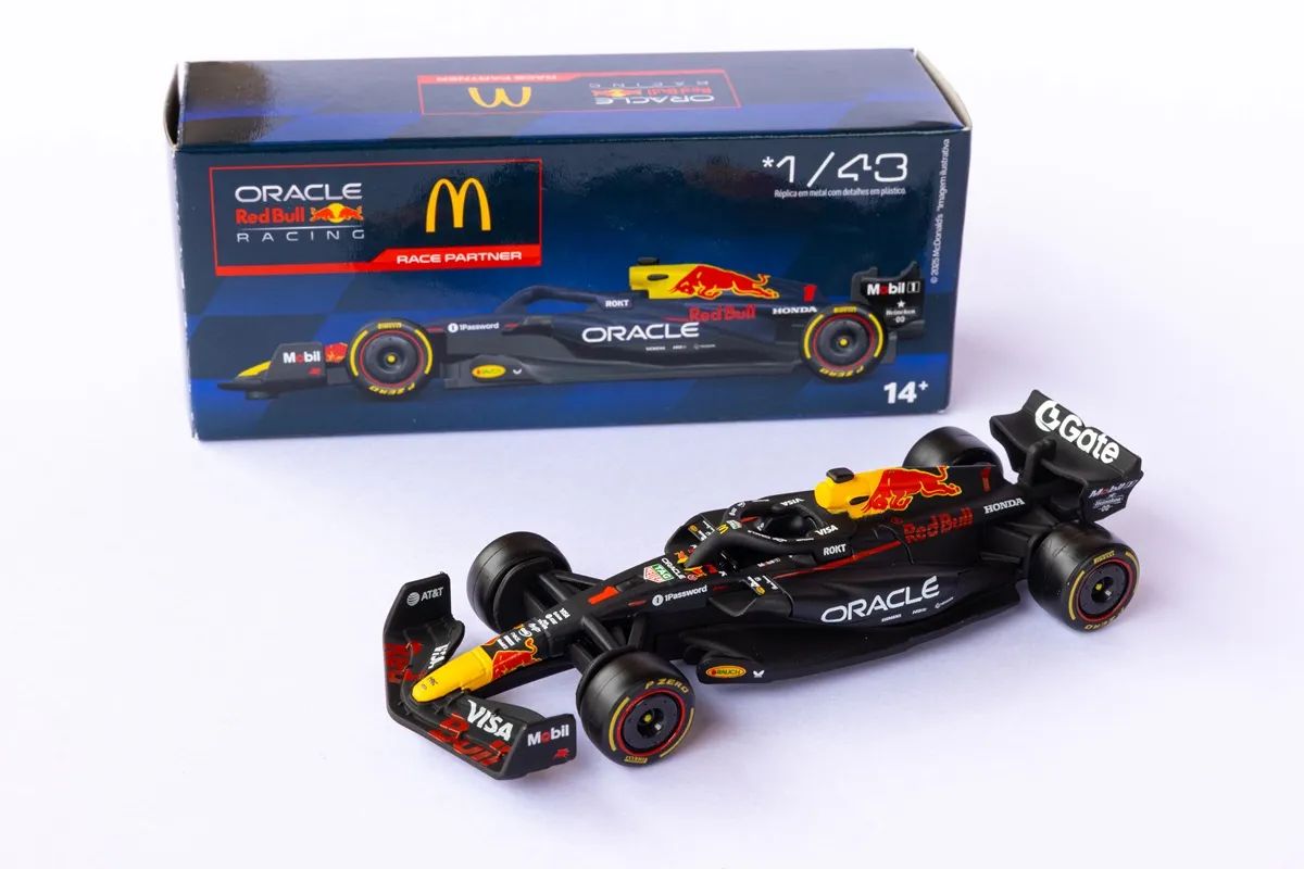 McDonald's lança miniatura do carro da Red Bull em parceria para GP de São Paulo 2025