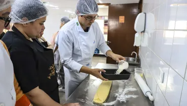 Escolas de Gastronomia Social oferecem 15 cursos gratuitos em Curitiba