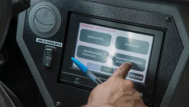 Botão contra assédio sexual em ônibus de Curitiba