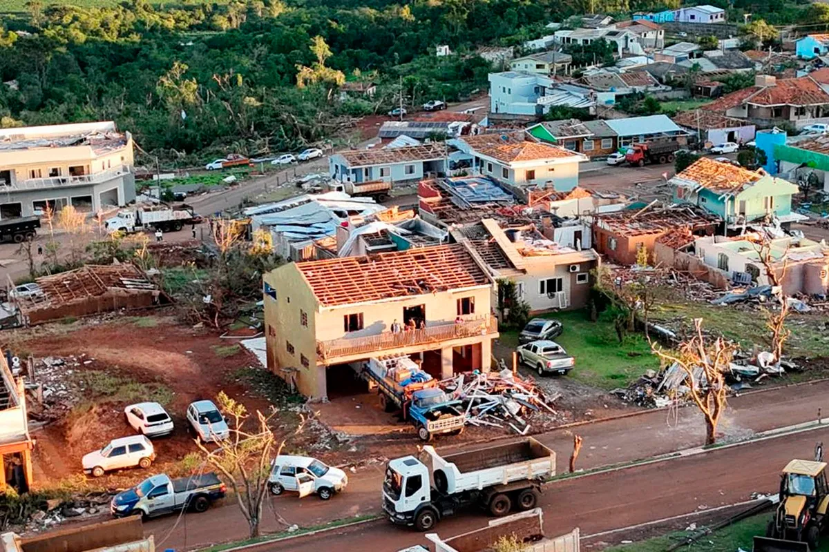 Rio Bonito do Iguaçu após passagem de tornado