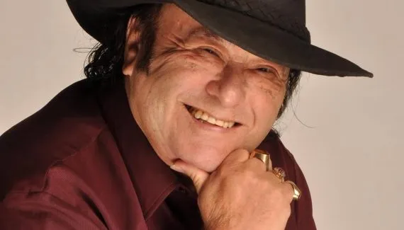 Leonel Rocha, cantor e apresentador, morre aos 83 anos em Curitiba