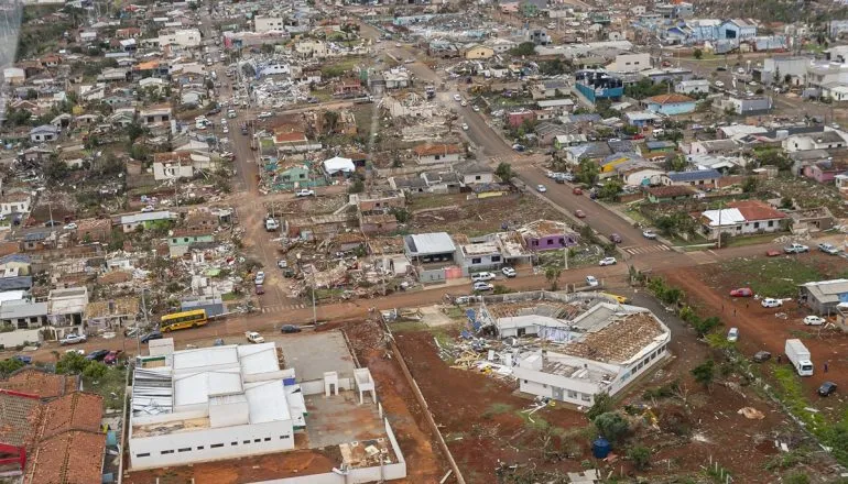 O que o tornado no Paraná nos ensina sobre crise climática e o poder da solidariedade?