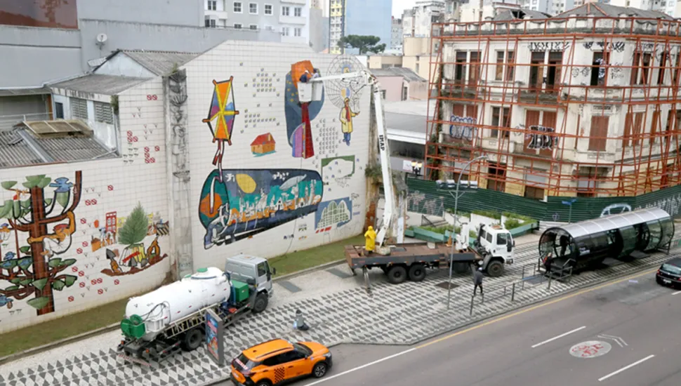 Revitalização de casarões no Centro de Curitiba