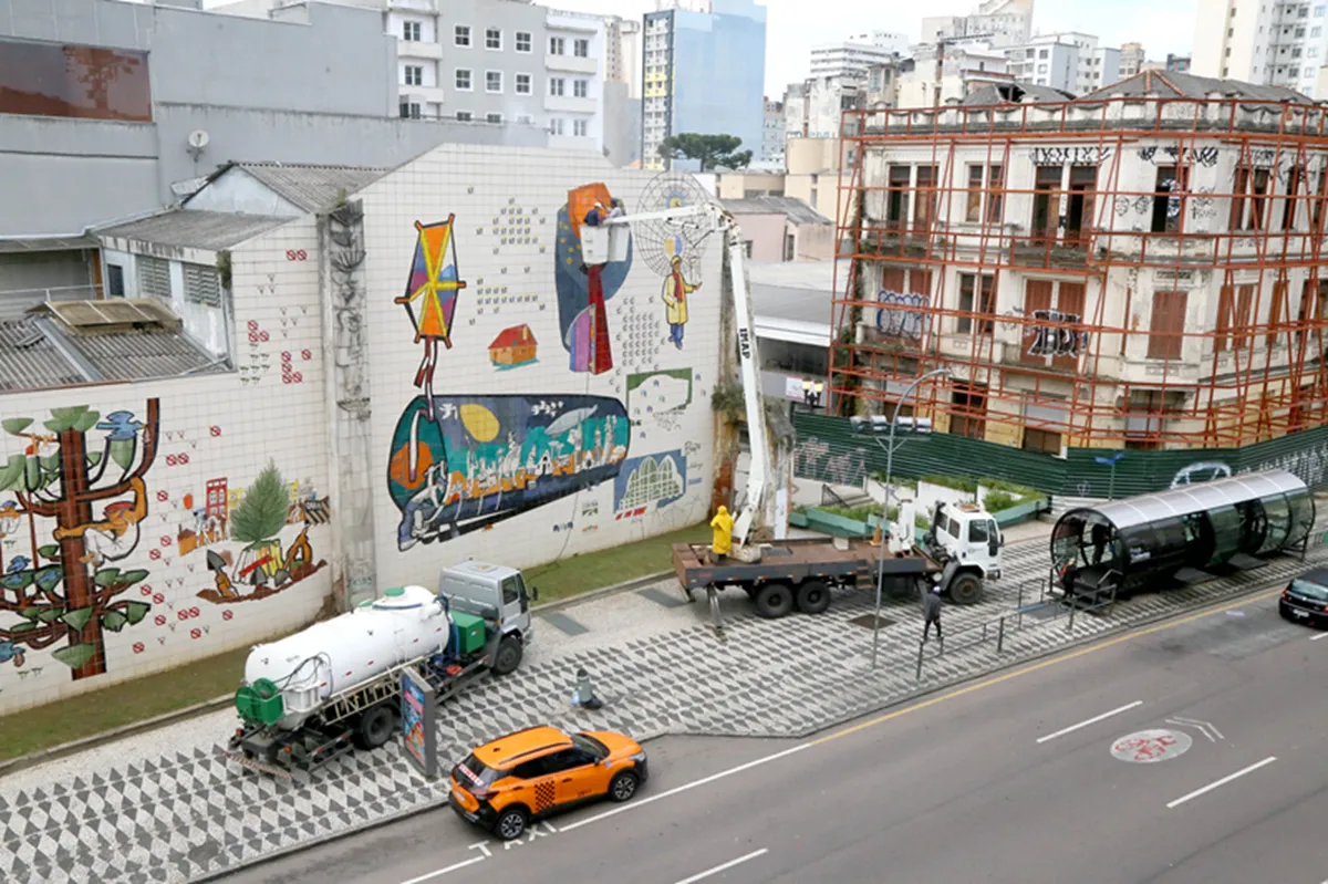 Revitalização de casarões no Centro de Curitiba