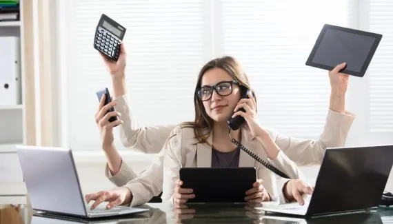 Saiba como lidar com a sobrecarga de decisões no trabalho