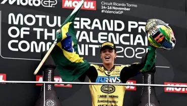 Diogo Moreira conquista Campeonato Mundial de Moto2