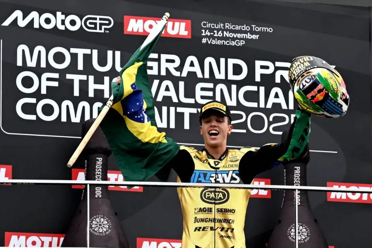 Diogo Moreira conquista Campeonato Mundial de Moto2
