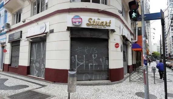 Bar mais antigo de Curitiba reaparece nas redes sociais e indica reabertura: “em breve”