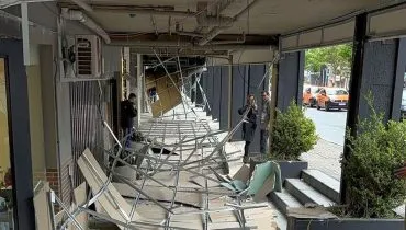 Teto de centro comercial desaba e atinge cliente