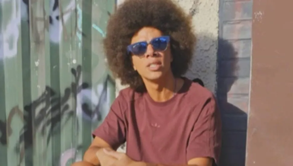 Imagem mostra Renato Freitas em Curitiba.