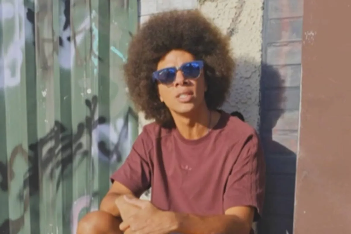 Imagem mostra Renato Freitas em Curitiba.