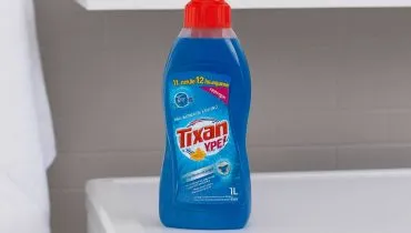 Imagem mostra uma embalagem de um lava roupas.