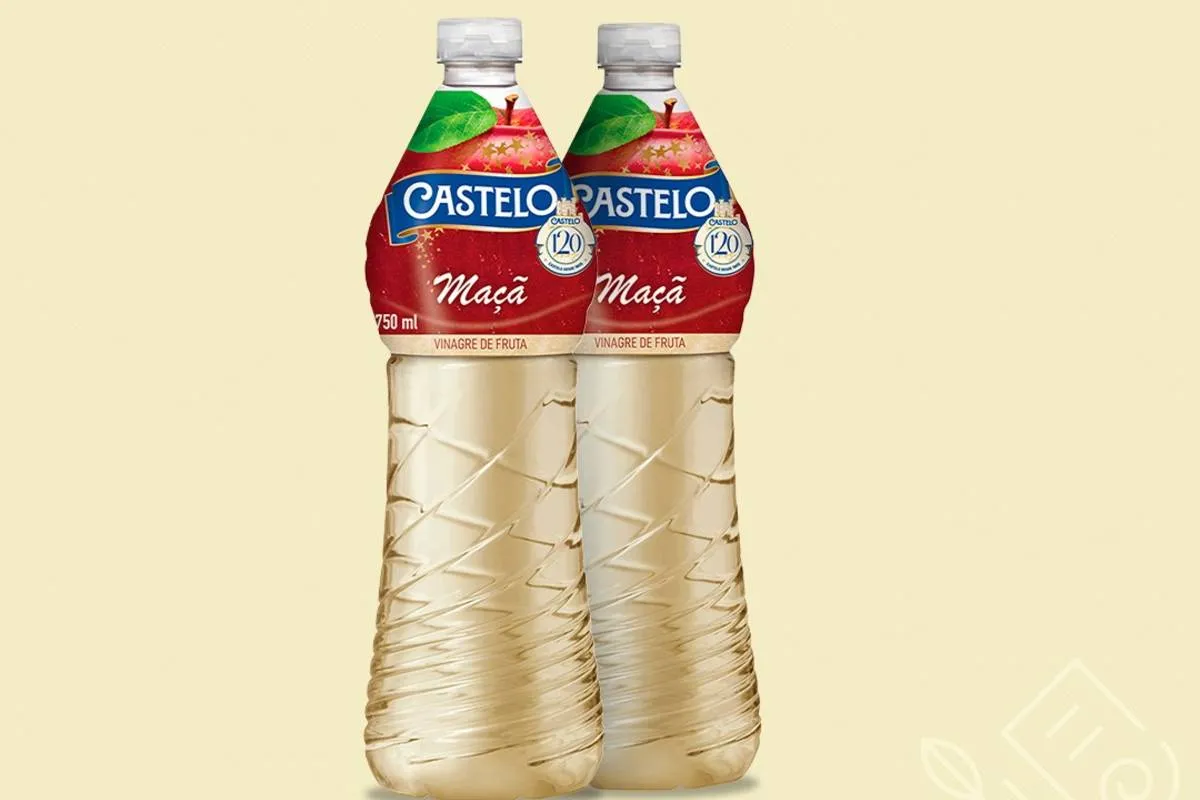Imagem mostra uma embalagem de vinagre de maçã da marca Castelo.