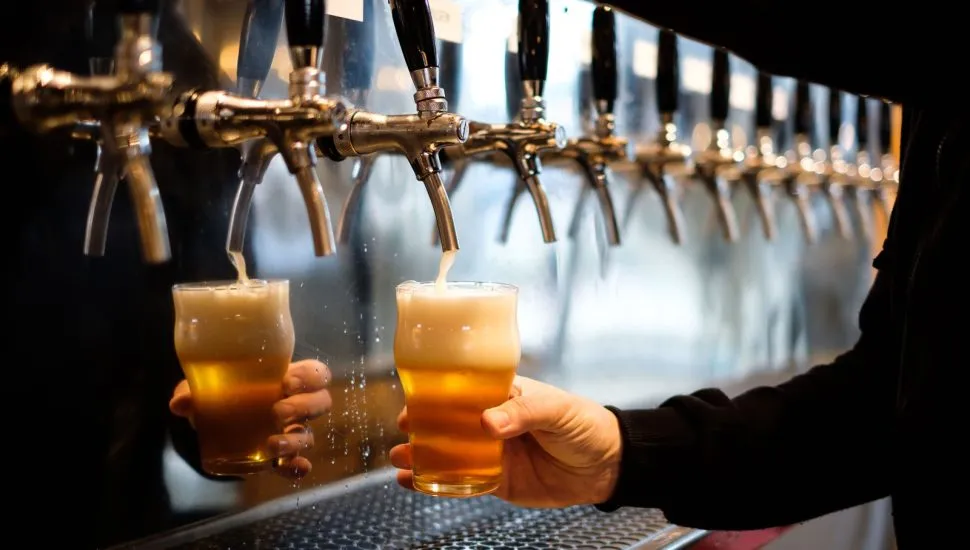 Foz do Iguaçu: Festival Gratuito com Cervejas Premiadas e Música ao Ar Livre