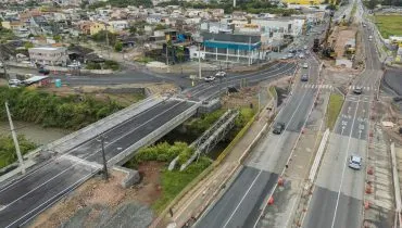 Avenida Victor Ferreira do Amaral tem novo desvio para avanço da obra do viaduto Curitiba-Pinhais