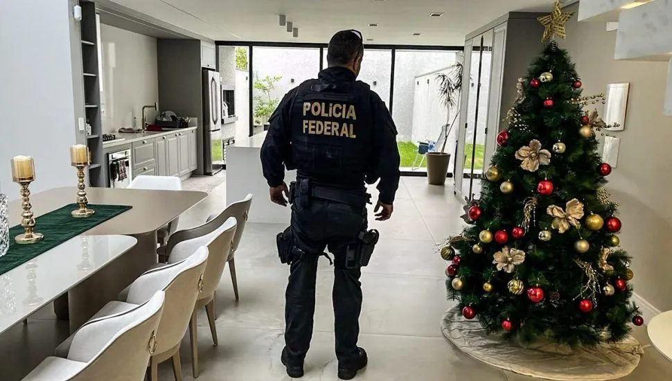 PF investiga pirâmide que usava falso banco digital em Curitiba