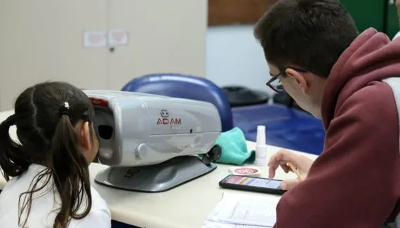 Projeto quer agilizar consultas oftalmológicas de alunos em Curitiba