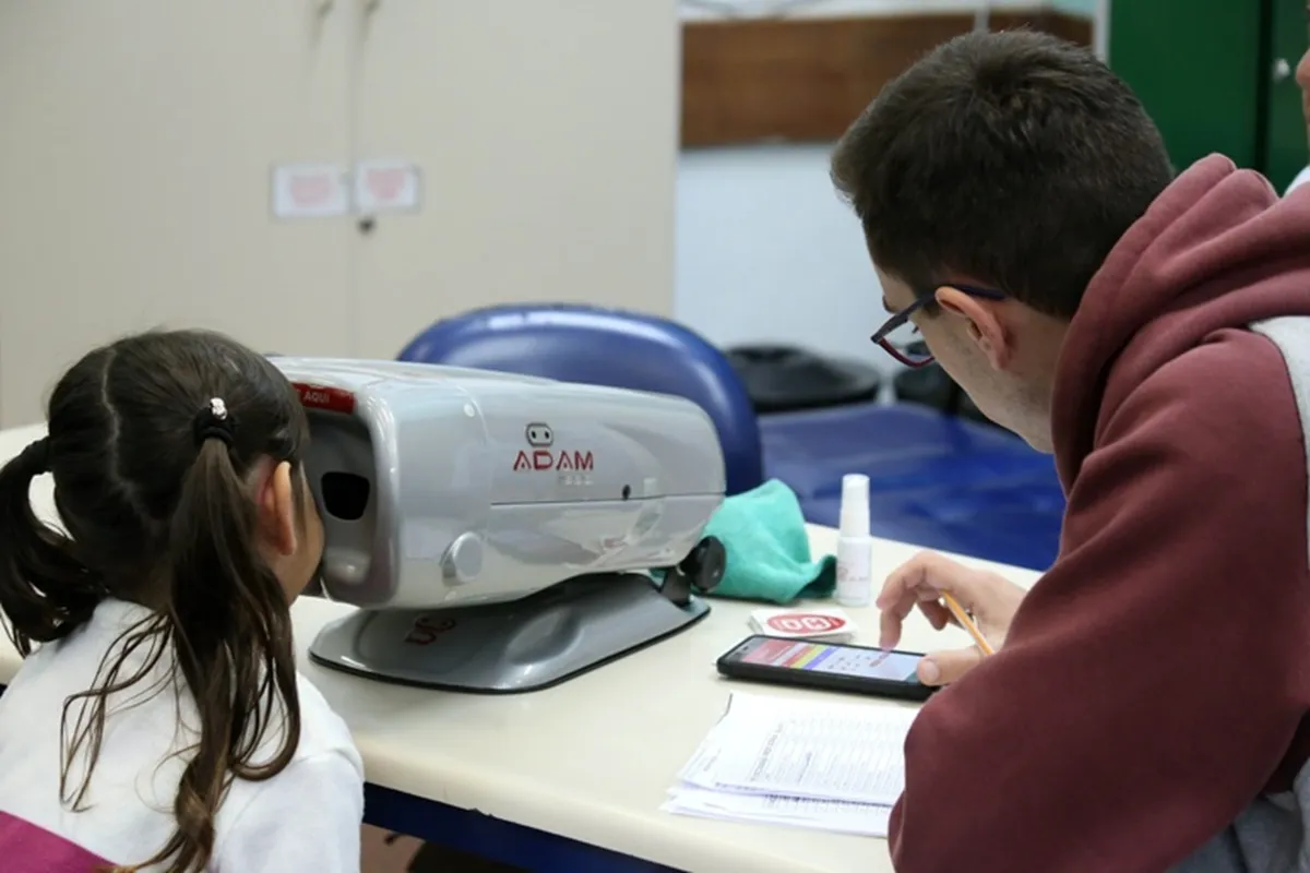 Projeto quer agilizar consultas oftalmológicas de alunos em Curitiba