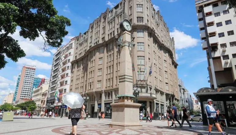 Onda de calor? Curitiba terá fim de semana com máxima de 30ºC
