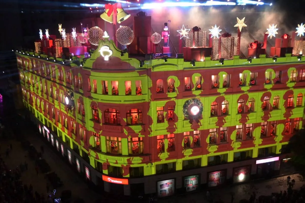 Natal mágico: ensaio do coral do Palácio Avenida encanta Curitiba antes da grande estreia