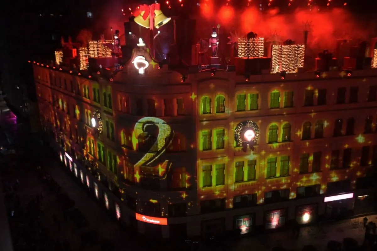 Natal mágico: ensaio do coral do Palácio Avenida encanta Curitiba antes da grande estreia