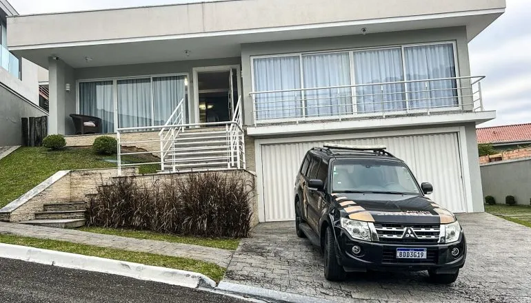 Suspeito de comandar golpe bilionário é preso com R$ 5 milhões em hotel em SC