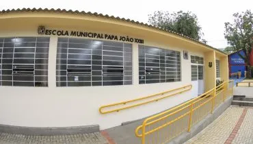 Escola municipal mais antiga de Curitiba tem 62 anos e atende mais de 500 alunos