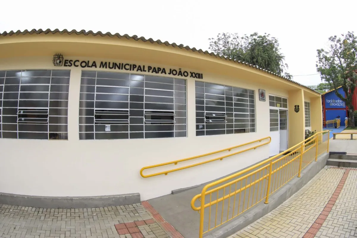 Com 62 anos, Escola Municipal Papa João XXIII, no Portão, é a mais antiga de Curitiba.