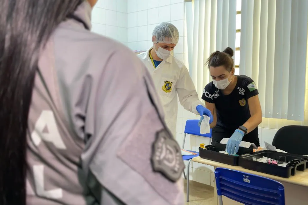 Polícia Científica coleta DNA de presos em Foz do Iguaçu para banco nacional
