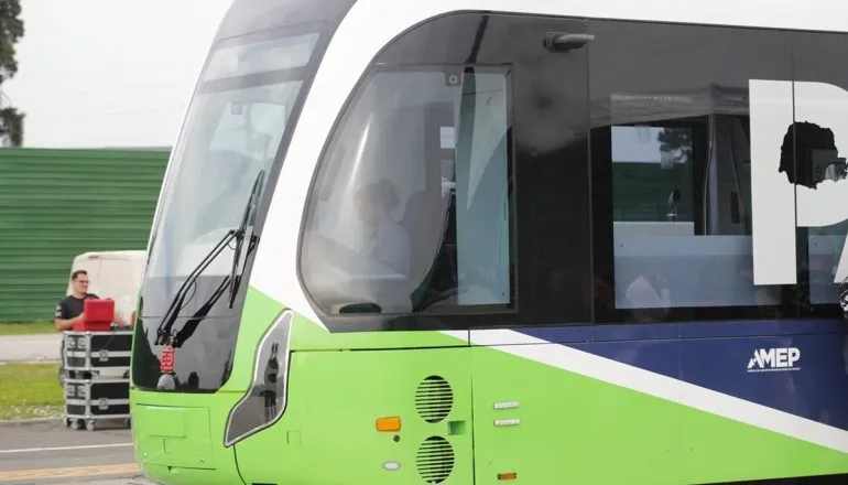 Bonde Urbano Digital começa a circular na Grande Curitiba nesta terça