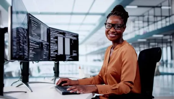 Profissões em alta em 2026: veja em quais carreiras apostar