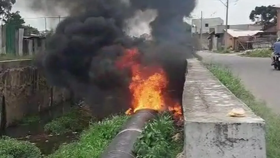 Incêndio no Parolin, em Curitiba, provoca muita fumaça preta