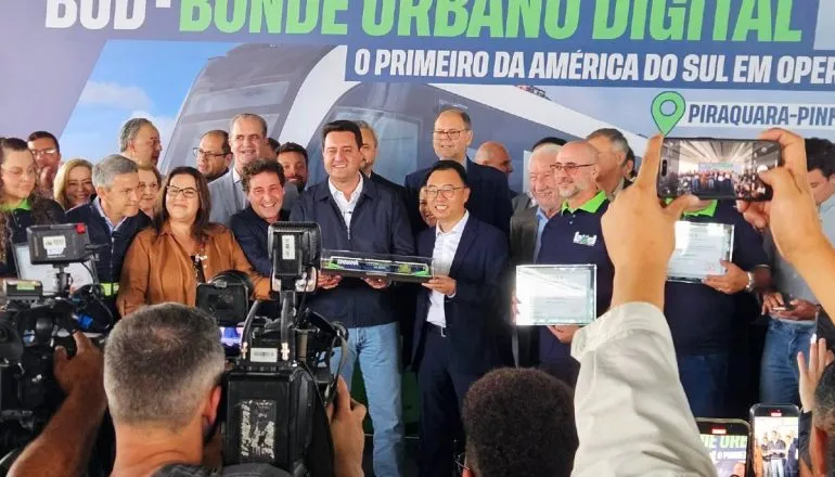 Autoridades fizeram a inauguração do BUD, na Região Metropolitana de Curitiba.