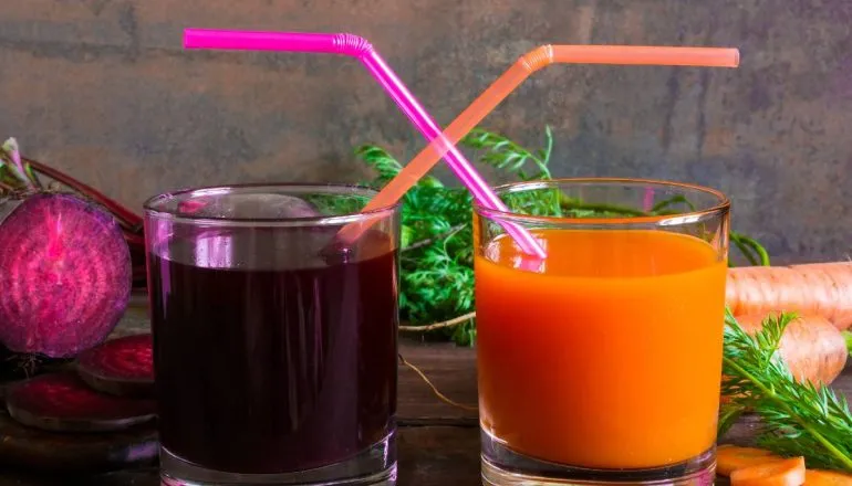 Suco de beterraba com cenoura vira tendência por benefícios e preparo simples