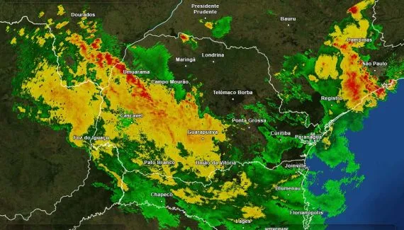Cidades do Paraná registram volume de chuva superior a 100 mm nesta sexta