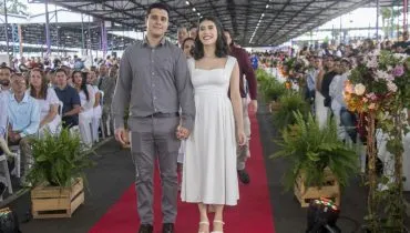 403 casais selam união em casamento coletivo em Curitiba