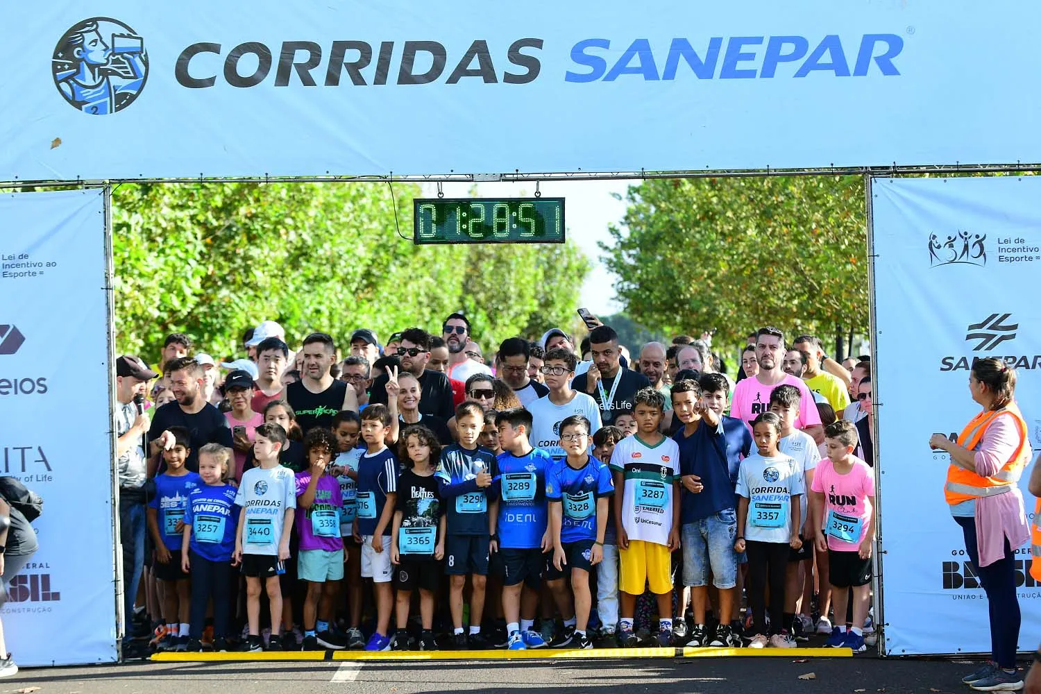 Circuito Corridas Sanepar 2025 reúne 17 mil atletas em seis cidades do Paraná