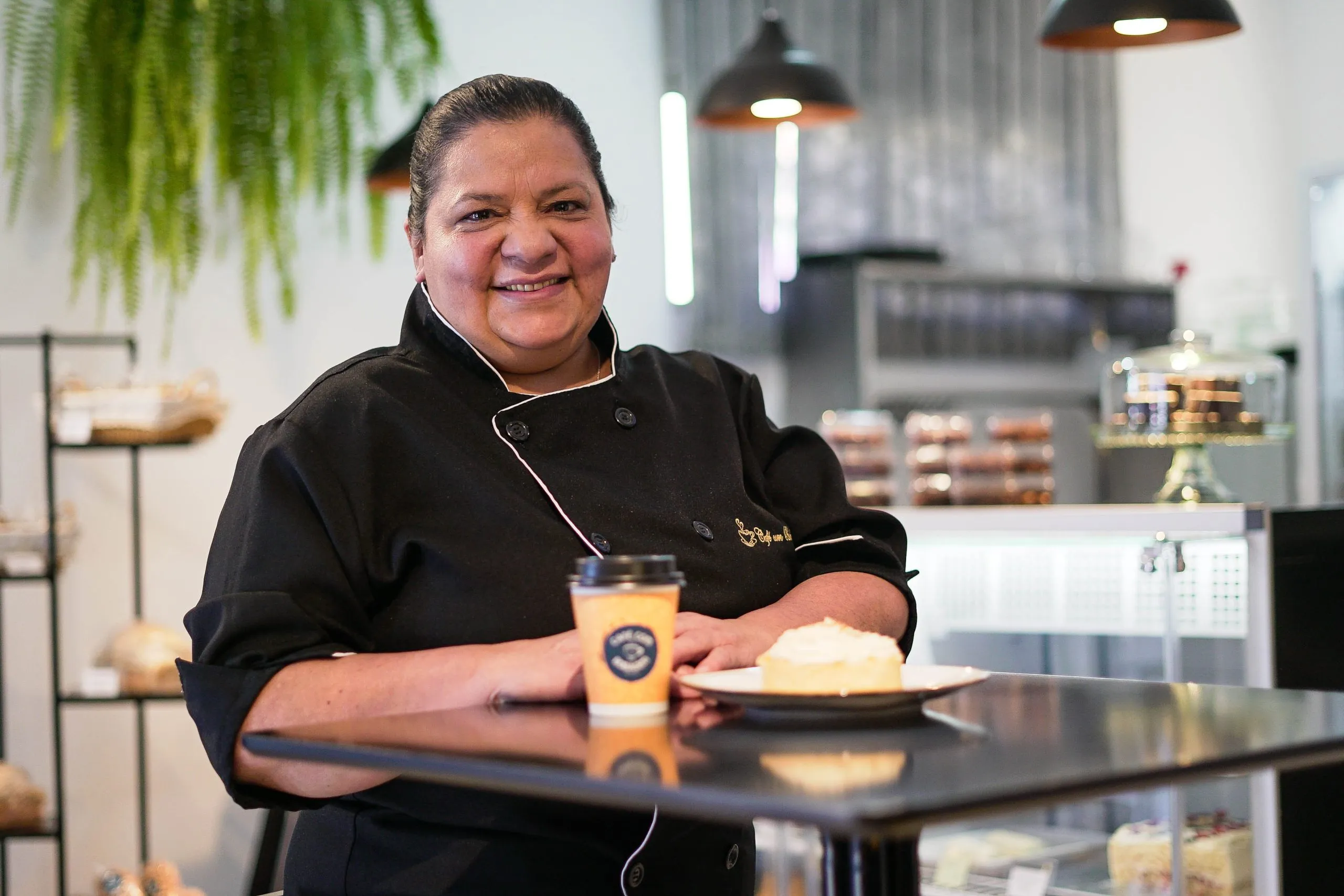 Fomento Paraná bate recorde de R$ 100 milhões em microcrédito em 2025