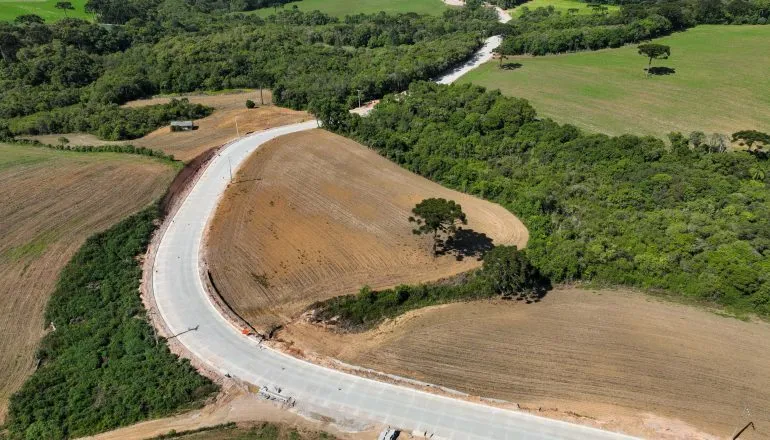 “Nova” estrada Mandirituba/São José dos Pinhais está 50% concluída
