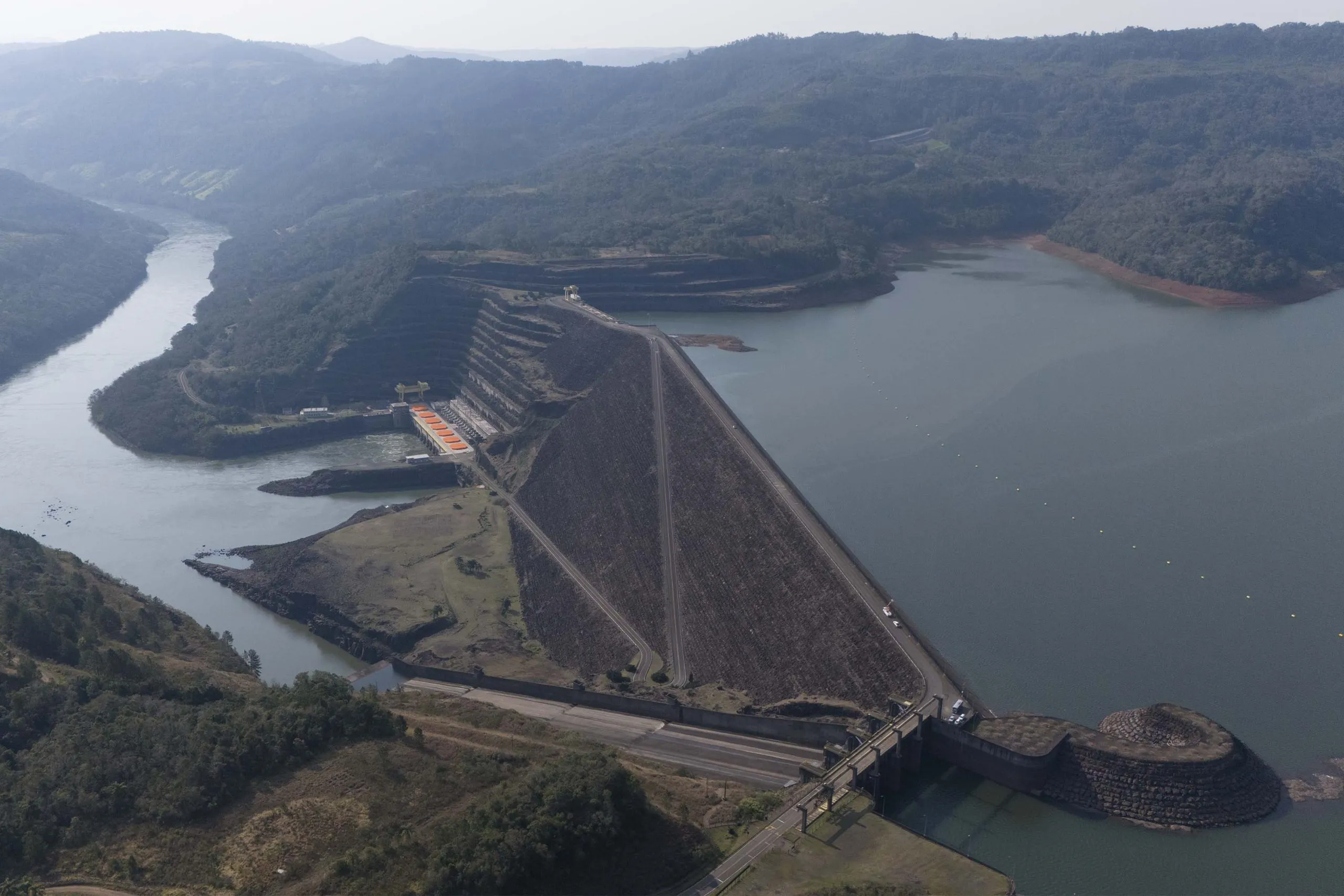 Usina Hidrelétrica Foz do Areia completa 45 anos e planeja expansão para se tornar uma das maiores do Brasil