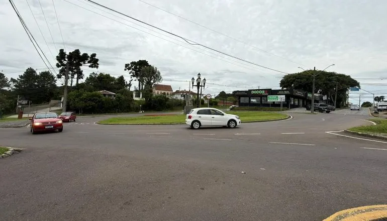 Curitiba tem única rotatória “rebelde” do Brasil? Cruzamento polêmico gera dúvidas