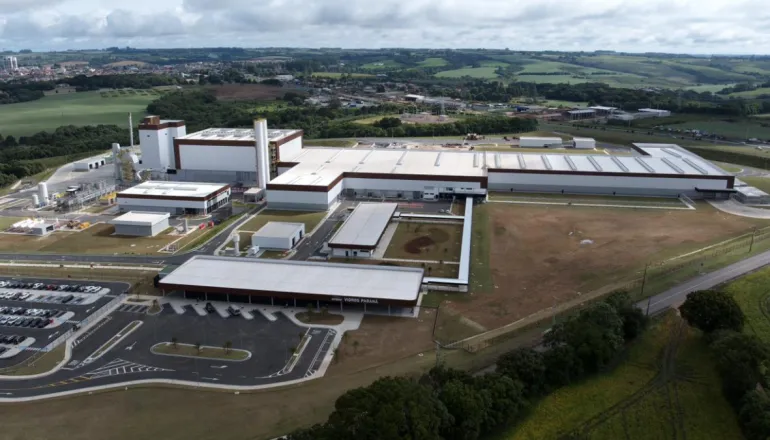 Ambev abre vagas em fábrica de garrafas recém-inaugurada no Paraná