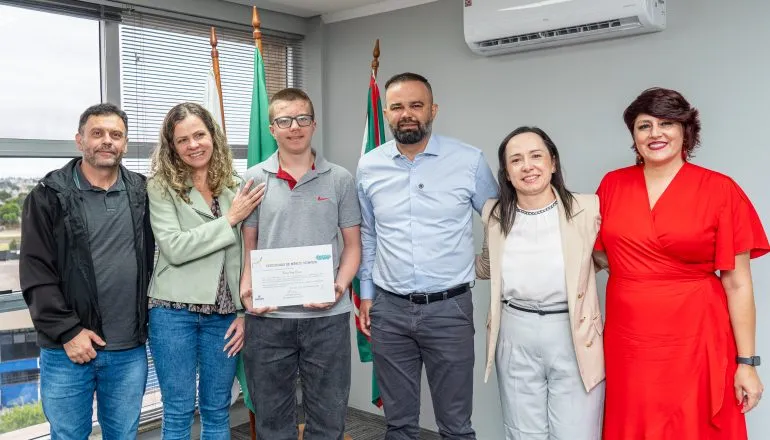 Estudante paranaense conquista medalha inédita na Olimpíada de Matemática