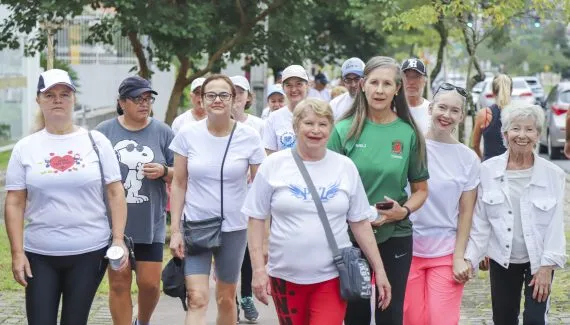 Idosos de Curitiba compartilham dicas de atividades para o recesso