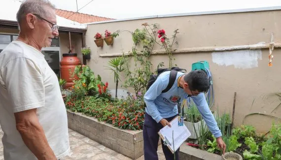 Curitiba orienta sobre prevenção da dengue durante férias de verão