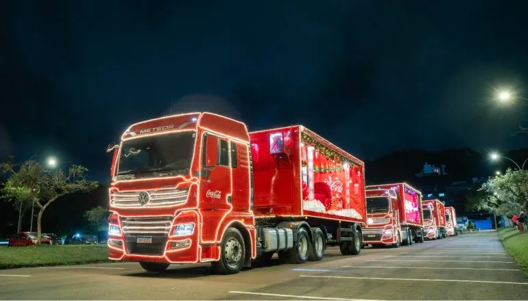 Caravana de Natal da Coca-Cola passa por Curitiba nesta terça-feira